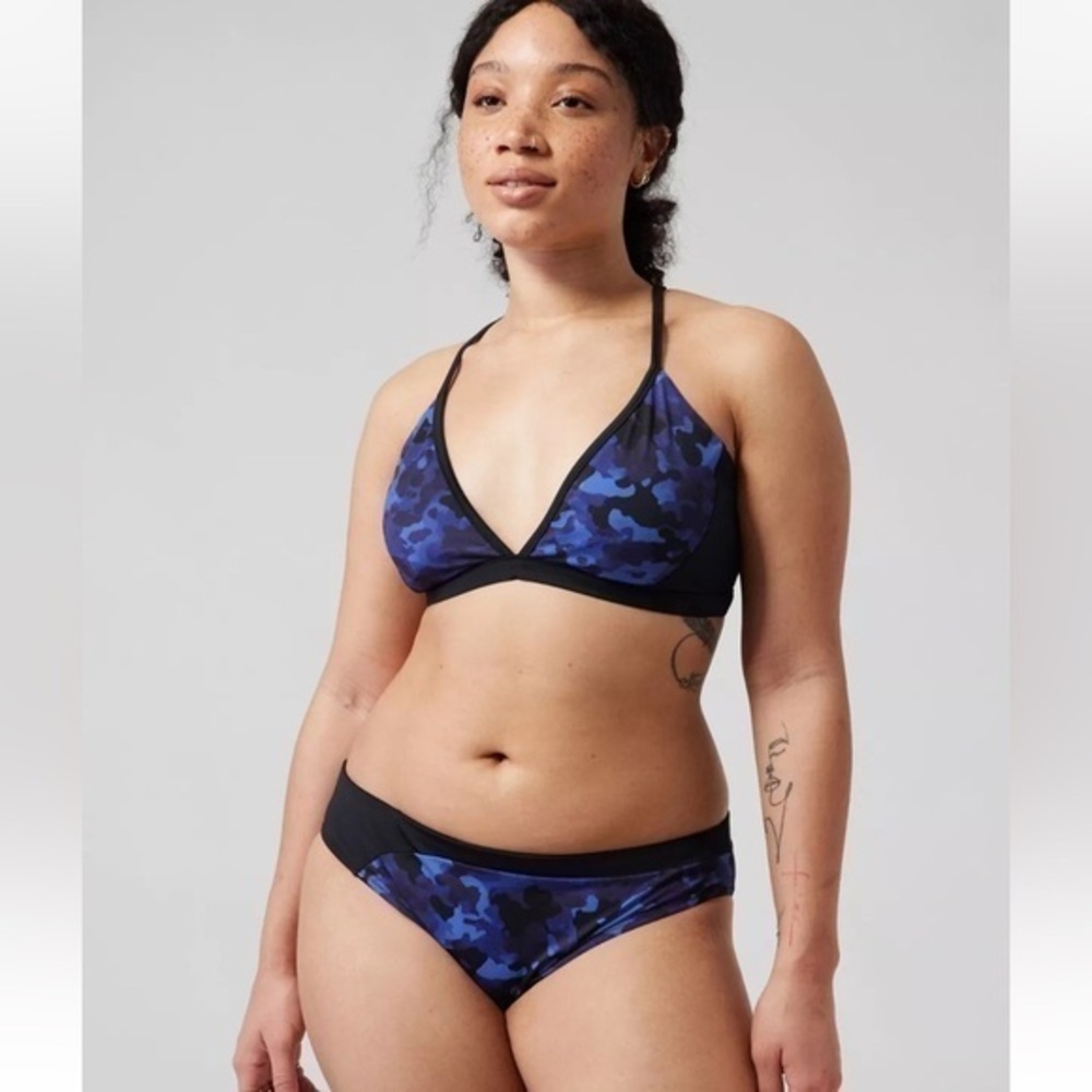 Athleta Freestyle Camo Bikini, Cloud Camo Blue SIZE M and L #422962 W0620H